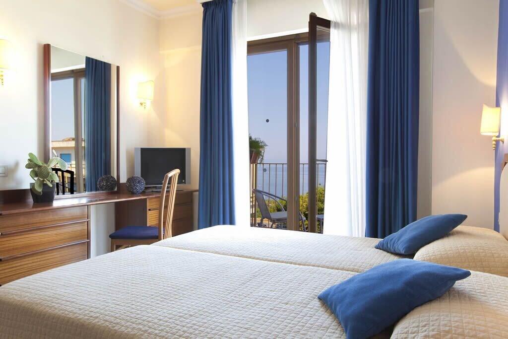 Hotel Tirrenia Sorrento Eksteriør billede
