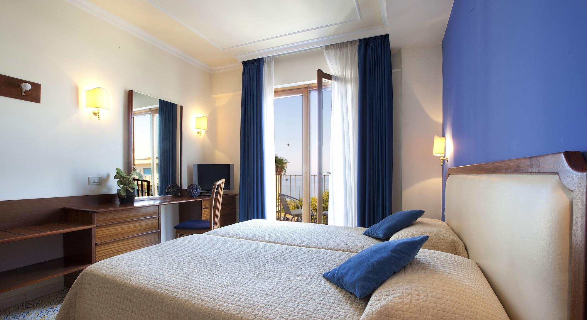 Hotel Tirrenia Sorrento Eksteriør billede