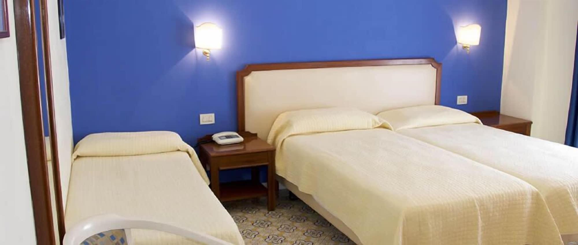 Hotel Tirrenia Sorrento Eksteriør billede