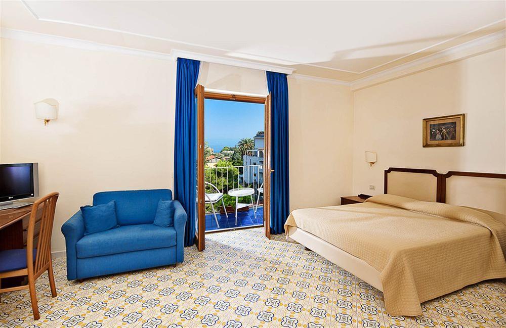 Hotel Tirrenia Sorrento Eksteriør billede