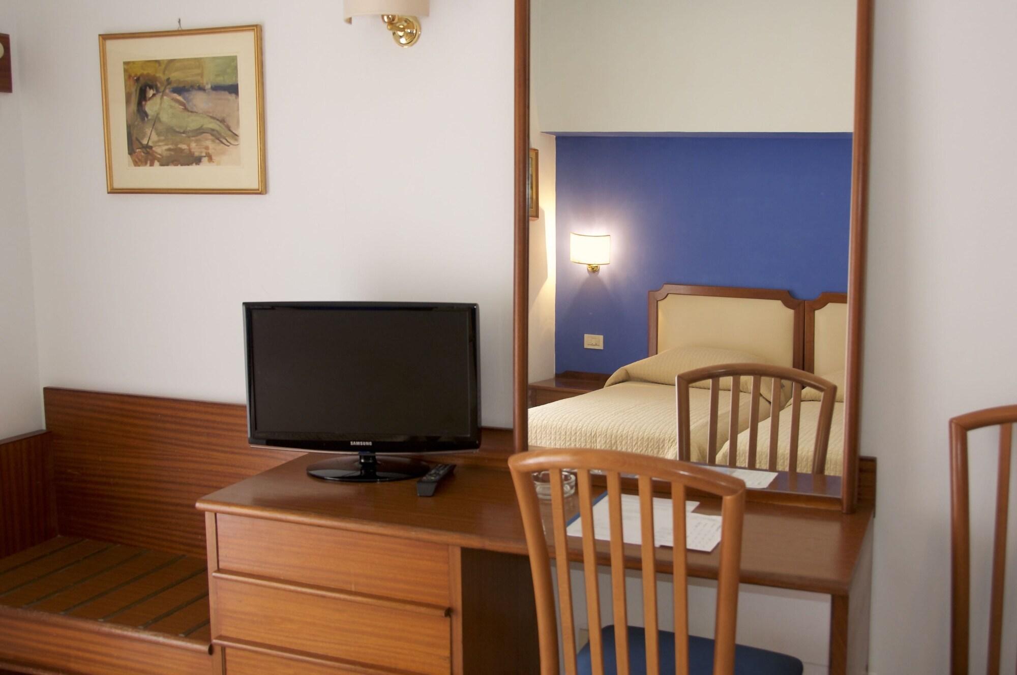 Hotel Tirrenia Sorrento Eksteriør billede