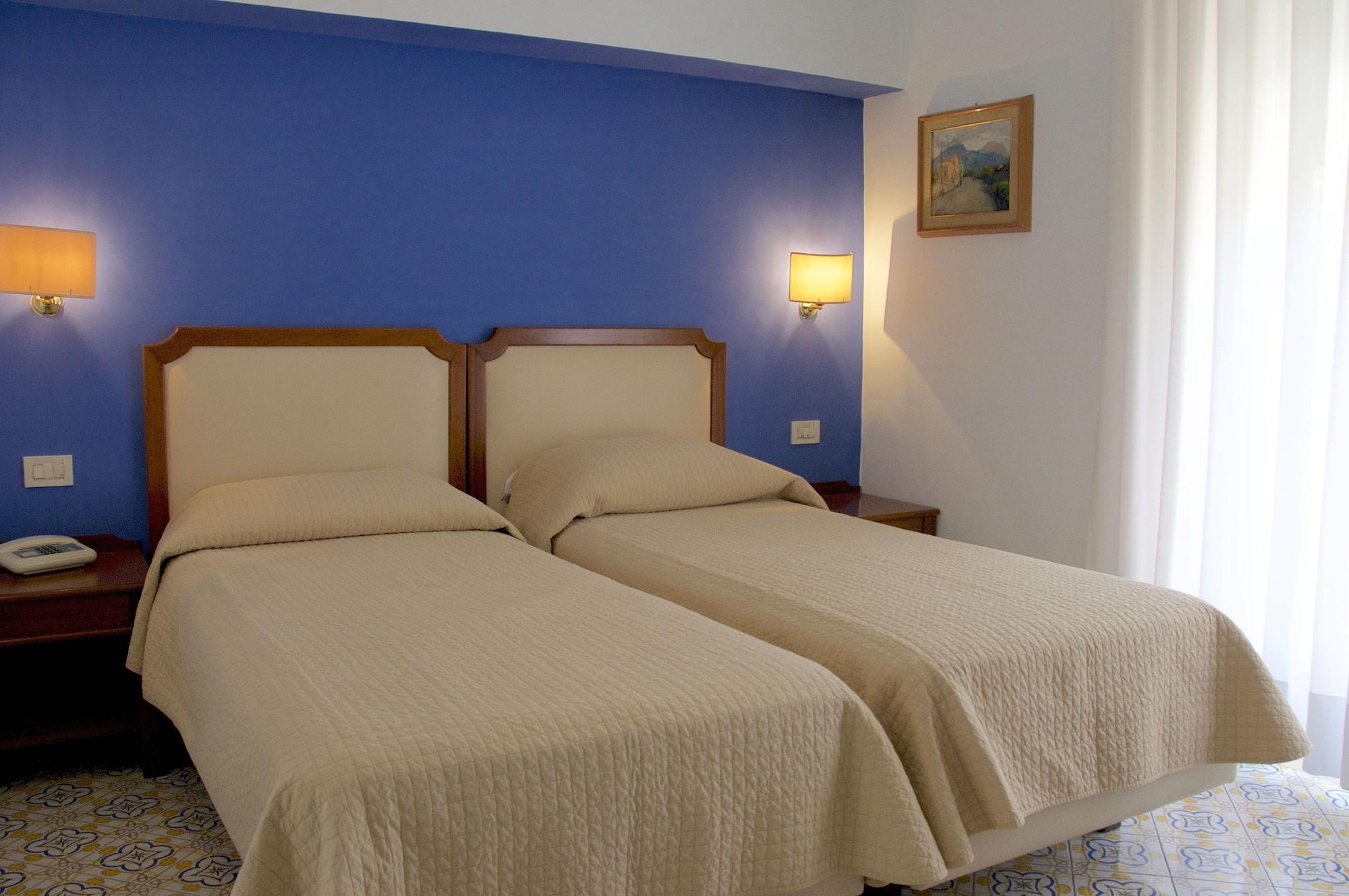 Hotel Tirrenia Sorrento Eksteriør billede