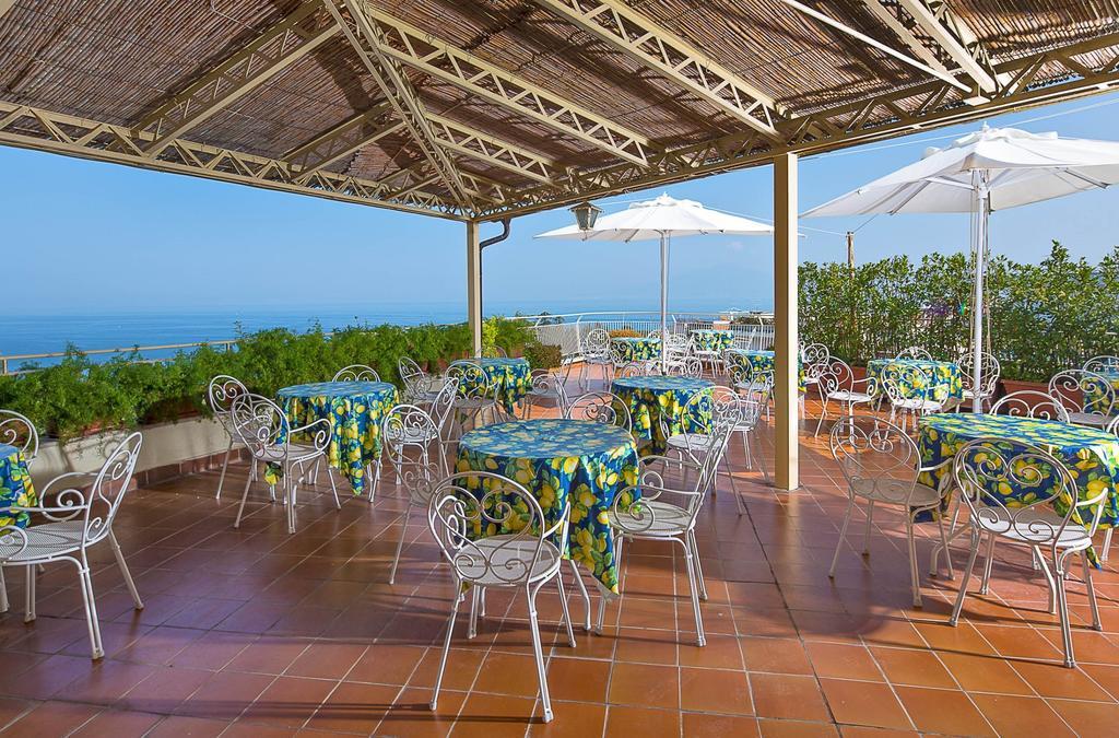 Hotel Tirrenia Sorrento Eksteriør billede