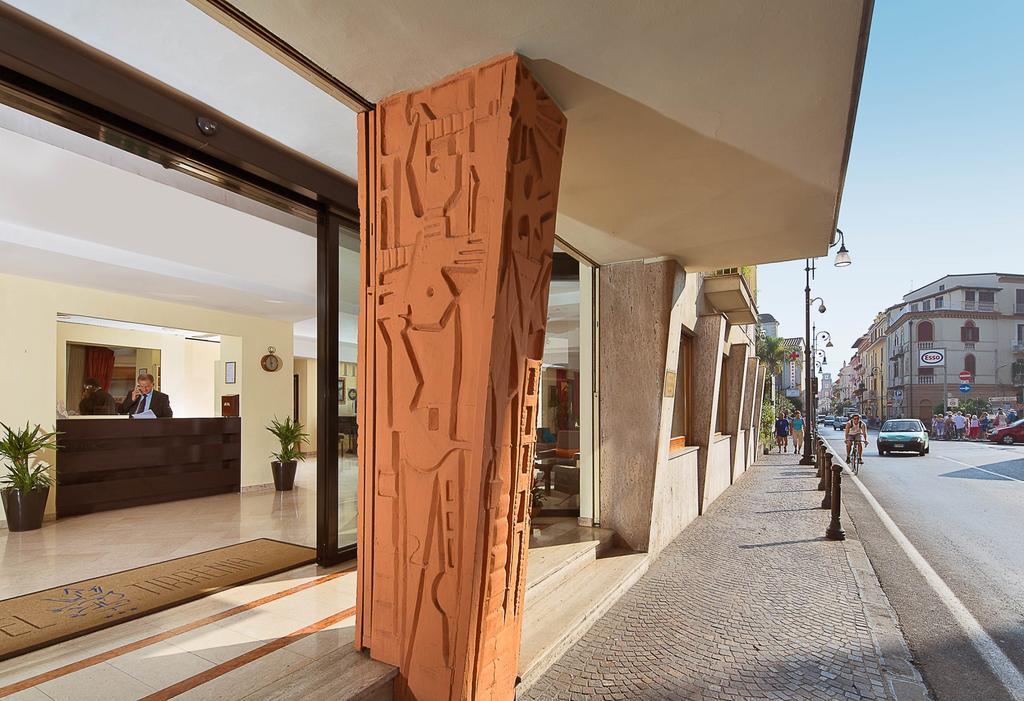 Hotel Tirrenia Sorrento Eksteriør billede