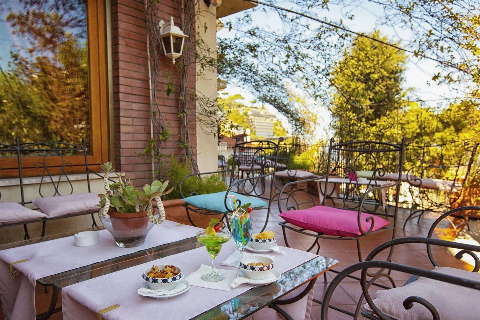 Hotel Tirrenia Sorrento Eksteriør billede