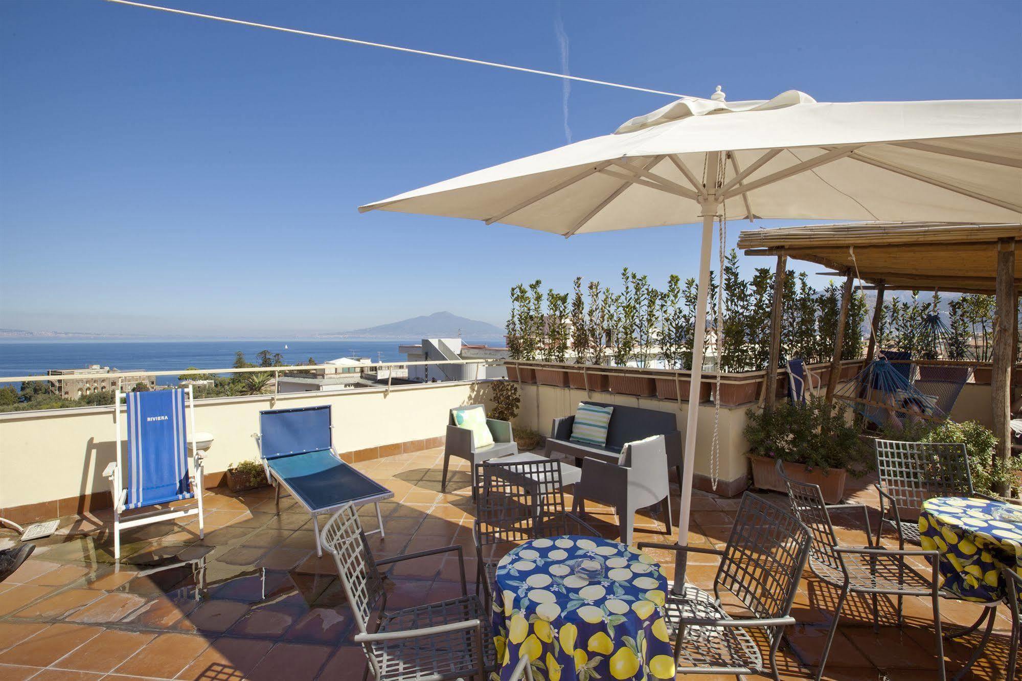Hotel Tirrenia Sorrento Eksteriør billede